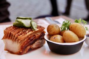 Fællesspisning med flæskesteg og hele molevitten d 12/12-2025 (Barn 2-12år) - Udsolgt